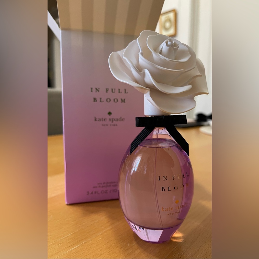 Kate spade In Full Bloom - Brand New